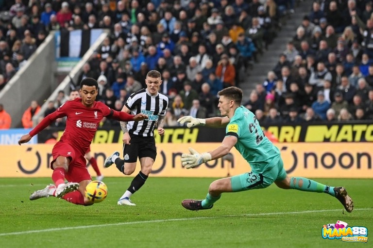 Ví dụ kèo tài xỉu 3 trái giữa đội Liverpool vs Newcastle