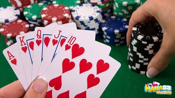 Thùng phá sảnh rồng là thứ tự bài poker mạnh nhất