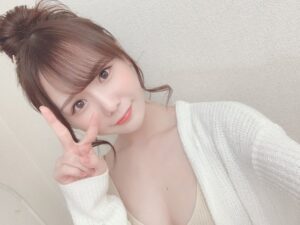 Miru Sakamichi - Diễn viên JAV được săn đón hàng đầu