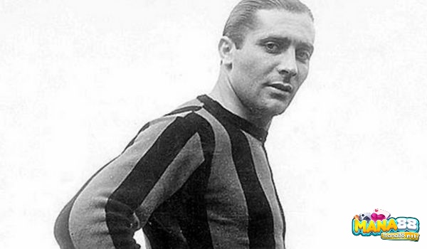  Giuseppe Meazza đã ghi được 33 bàn trong 53 trận