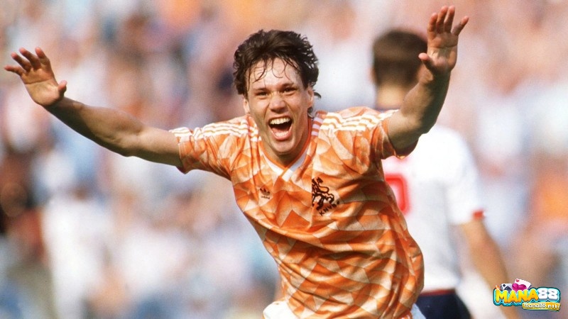 Sau World Cup 1990 Marco Van Basten rút khỏi đội tuyển quốc gia Hà Lan 