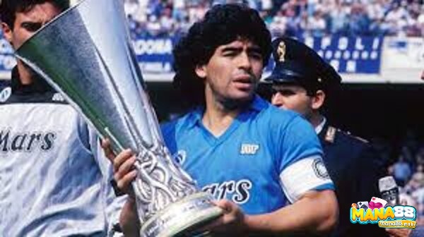 Maradona giúp Napoli lần đầu vô địch Serie A