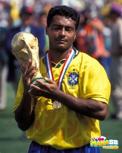 Romario là cầu thủ xuất sắc nhất thế giới của FIFA năm 1994