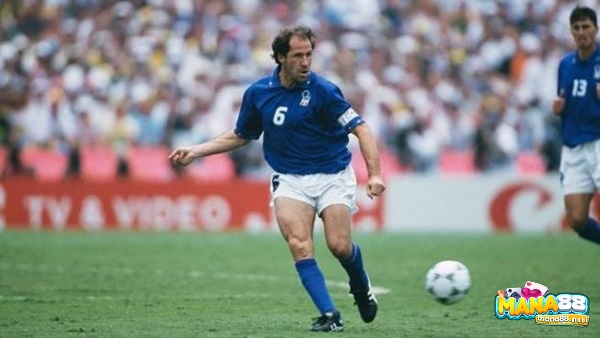 Franco Baresi đeo băng đội trưởng của ĐTQG Ý từ năm 1994