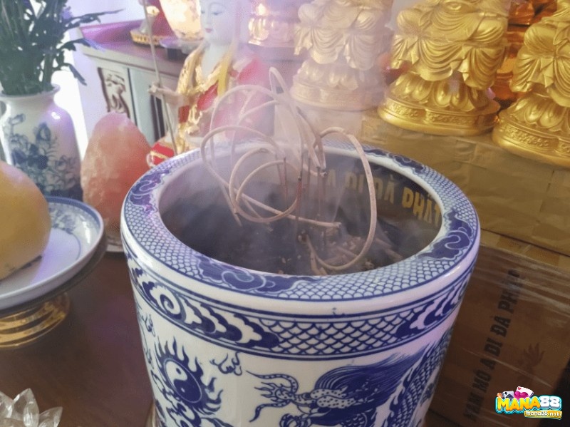 Giải mã giấc mơ thấy bát hương giúp bạn làm giàu 