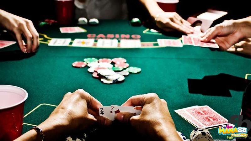 Trong cách chơi texas hold’em, việc hiểu rõ luật về Showdown giúp bạn tránh những sai lầm đáng tiếc khi xác định người thắng