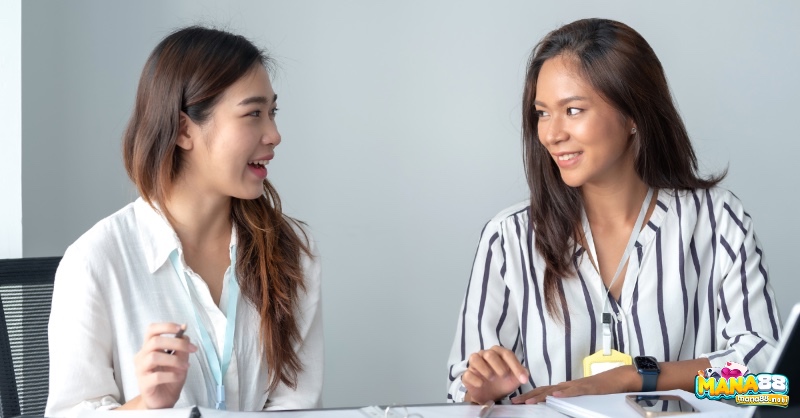 Quan sát, ghi chép và học hỏi từ người chơi giỏi giúp bạn nhanh chóng nâng cấp kỹ năng chơi game bài phỏm trực tuyến.