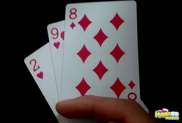 9 điểm - Tổng điểm được tính dựa trên quy định trong cách chơi bài cào tố