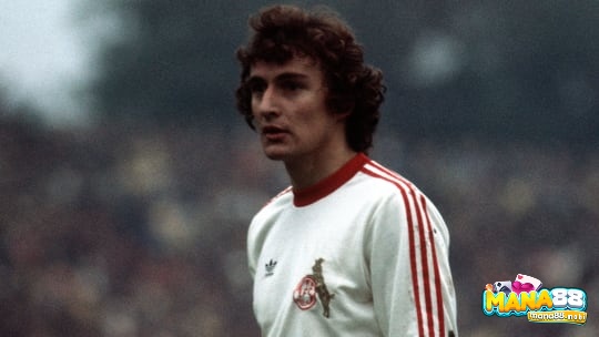  Dieter Müller xứng đáng lọt vào top tiền đạo hay nhất Bundesliga với những gì mình đã làm được