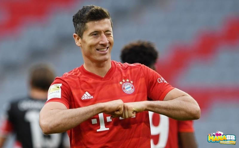 Robert Lewandowski luôn biết cách toả sáng khi mình xuất hiện trên sân