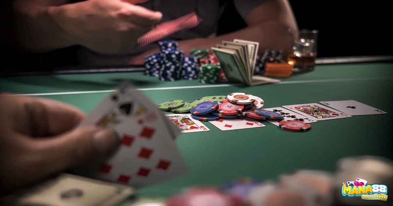 Phân tích sai lầm từ ván cũ giúp cải thiện trong những lần sau là một cách chơi poker giỏi.