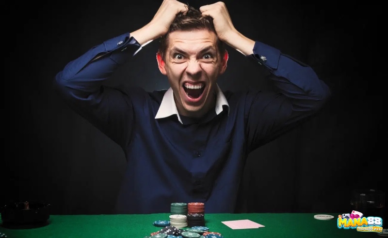 Kiểm soát cảm xúc là vũ khí cũng như là cách chơi poker giỏi giúp tránh sai lầm khi thi đấu.